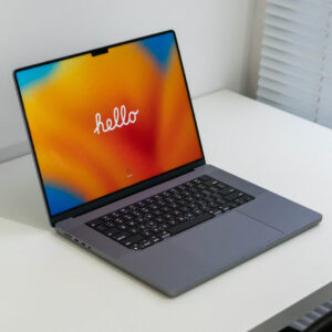 MacBook Pro M2 16 Inch
